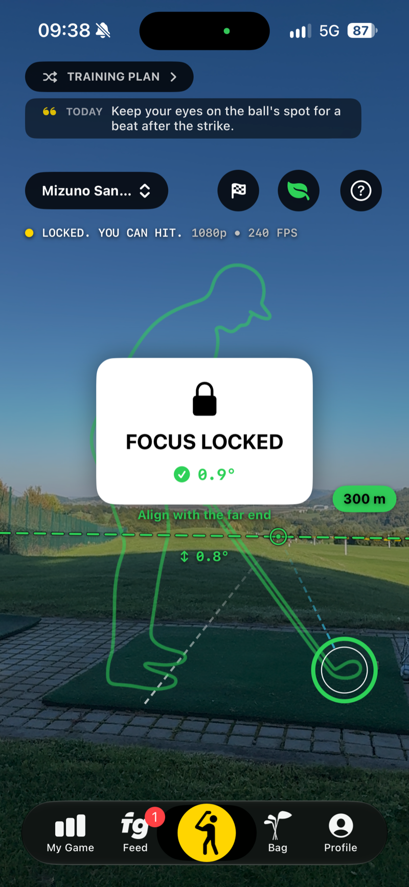 Focus lock confirmation with a green tick and a tilt of 0.9°